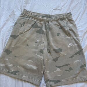 Nike Men's Athletic Camouflage Shorts - Gray
